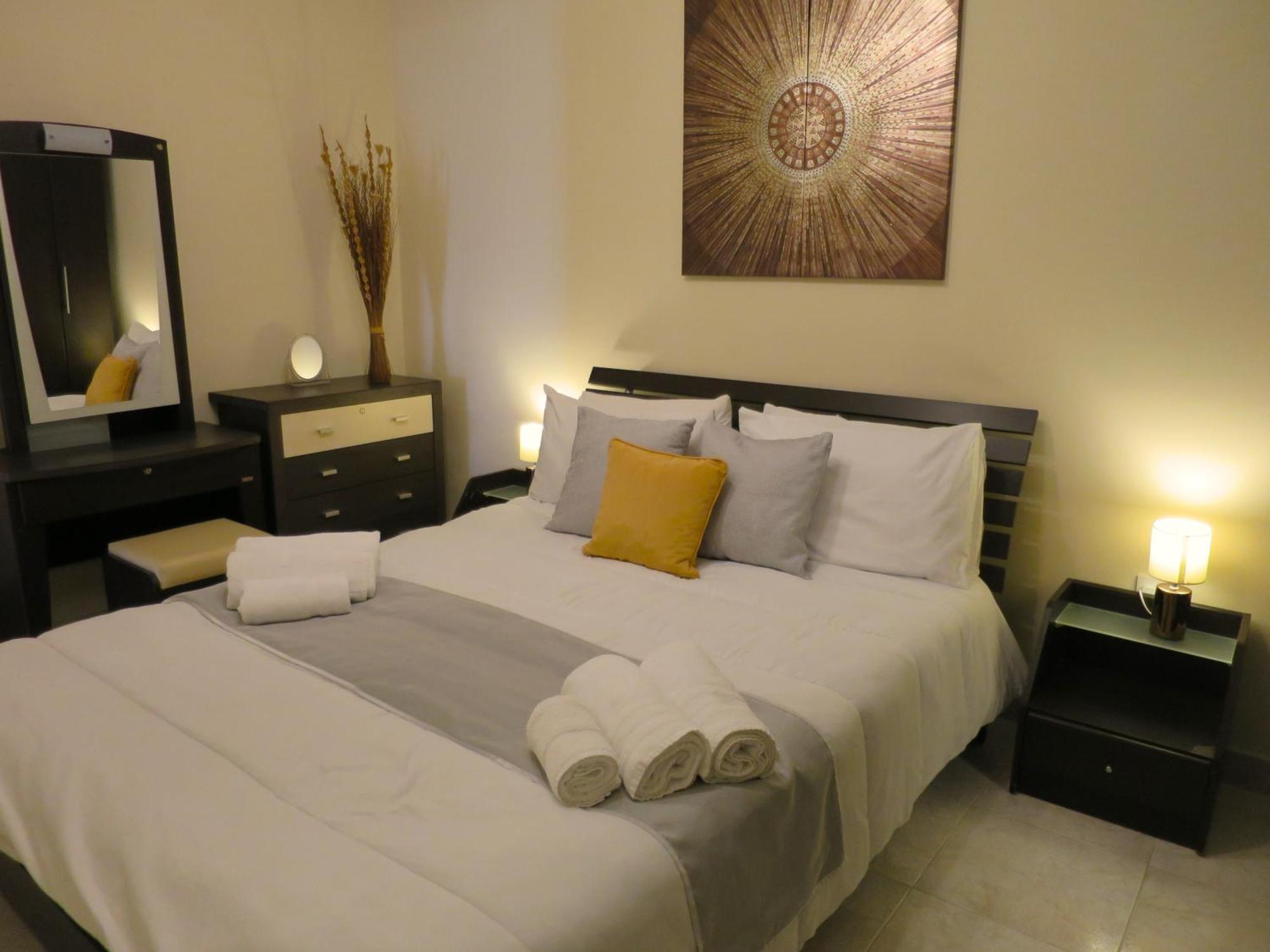 Seafront Maisonette Ocean Views & Terrace เมลลิฮา ภายนอก รูปภาพ