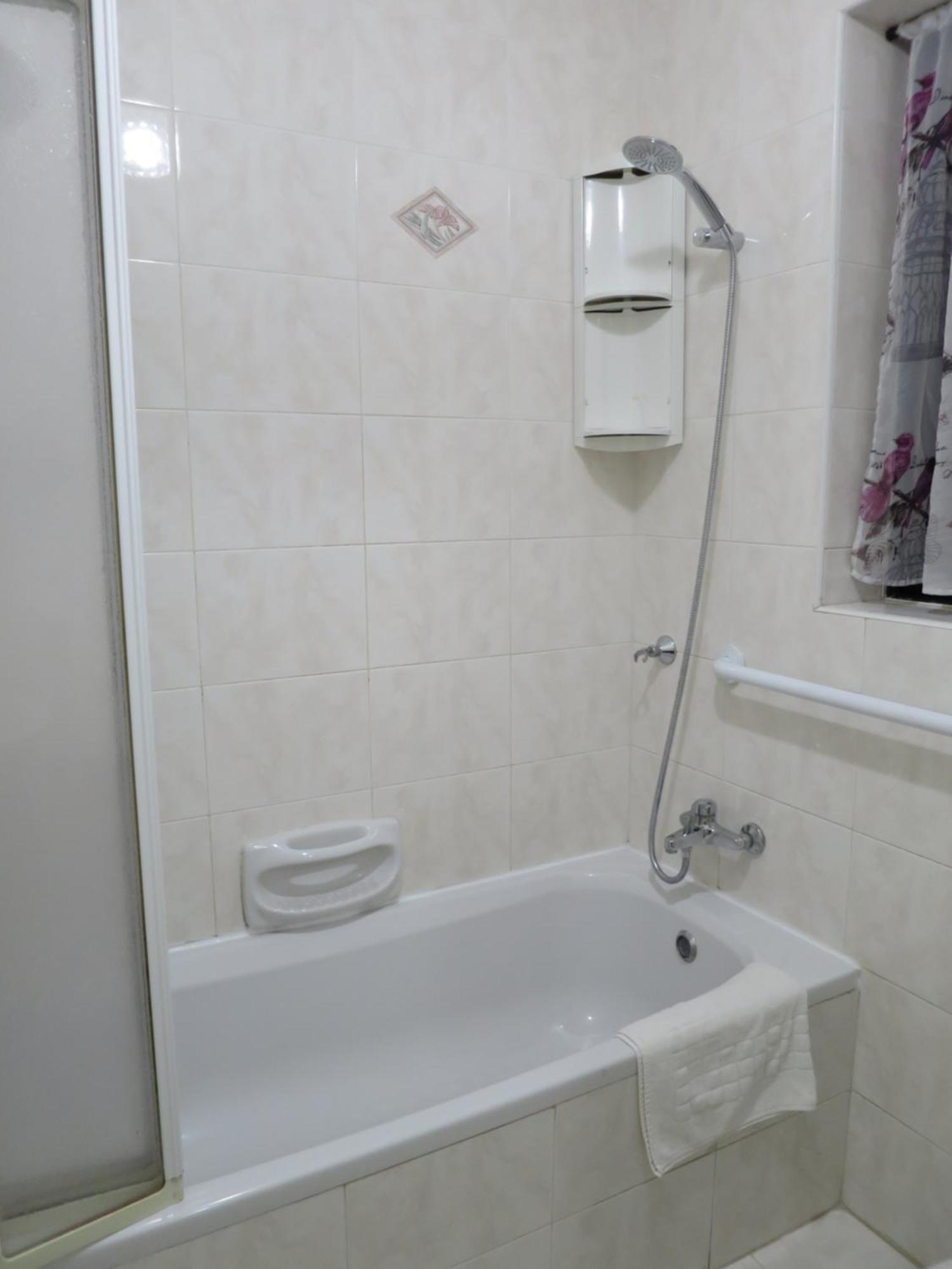 Seafront Maisonette Ocean Views & Terrace เมลลิฮา ภายนอก รูปภาพ