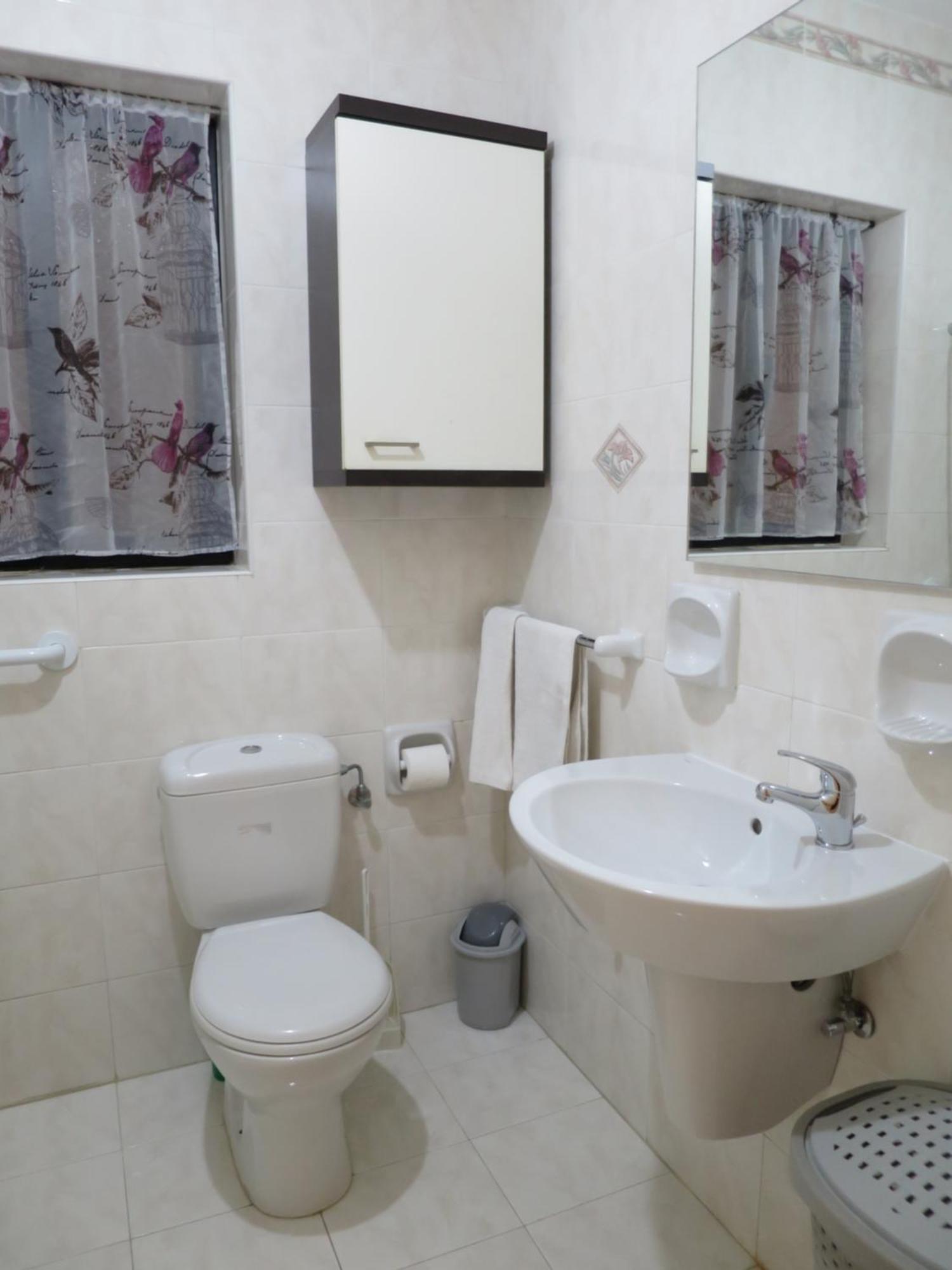 Seafront Maisonette Ocean Views & Terrace เมลลิฮา ภายนอก รูปภาพ