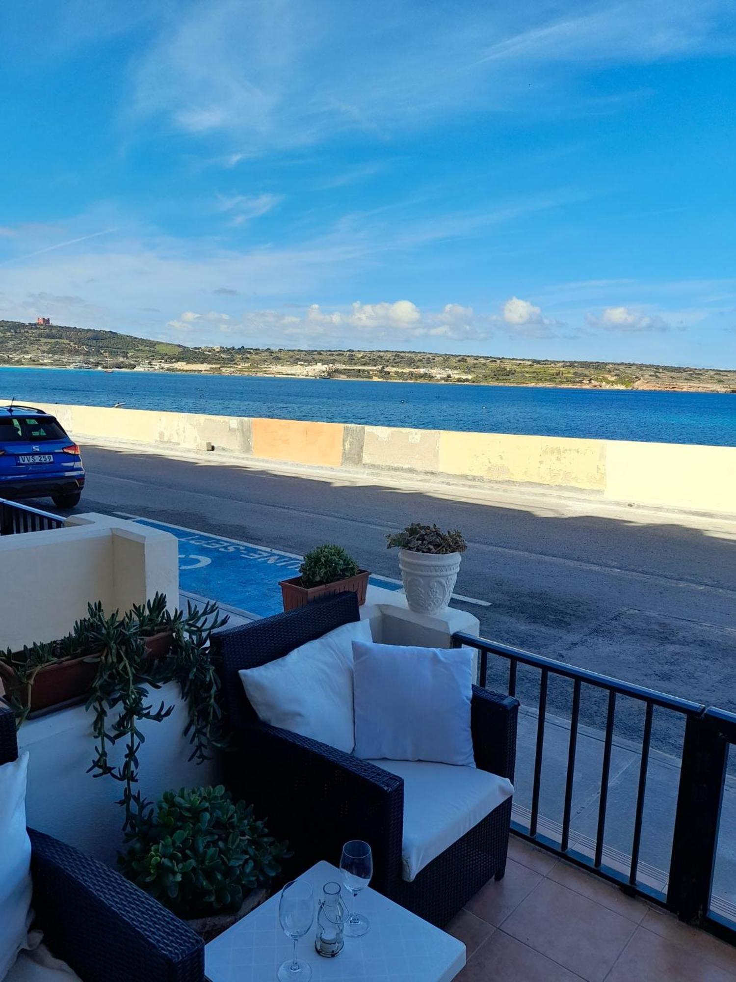 Seafront Maisonette Ocean Views & Terrace เมลลิฮา ภายนอก รูปภาพ